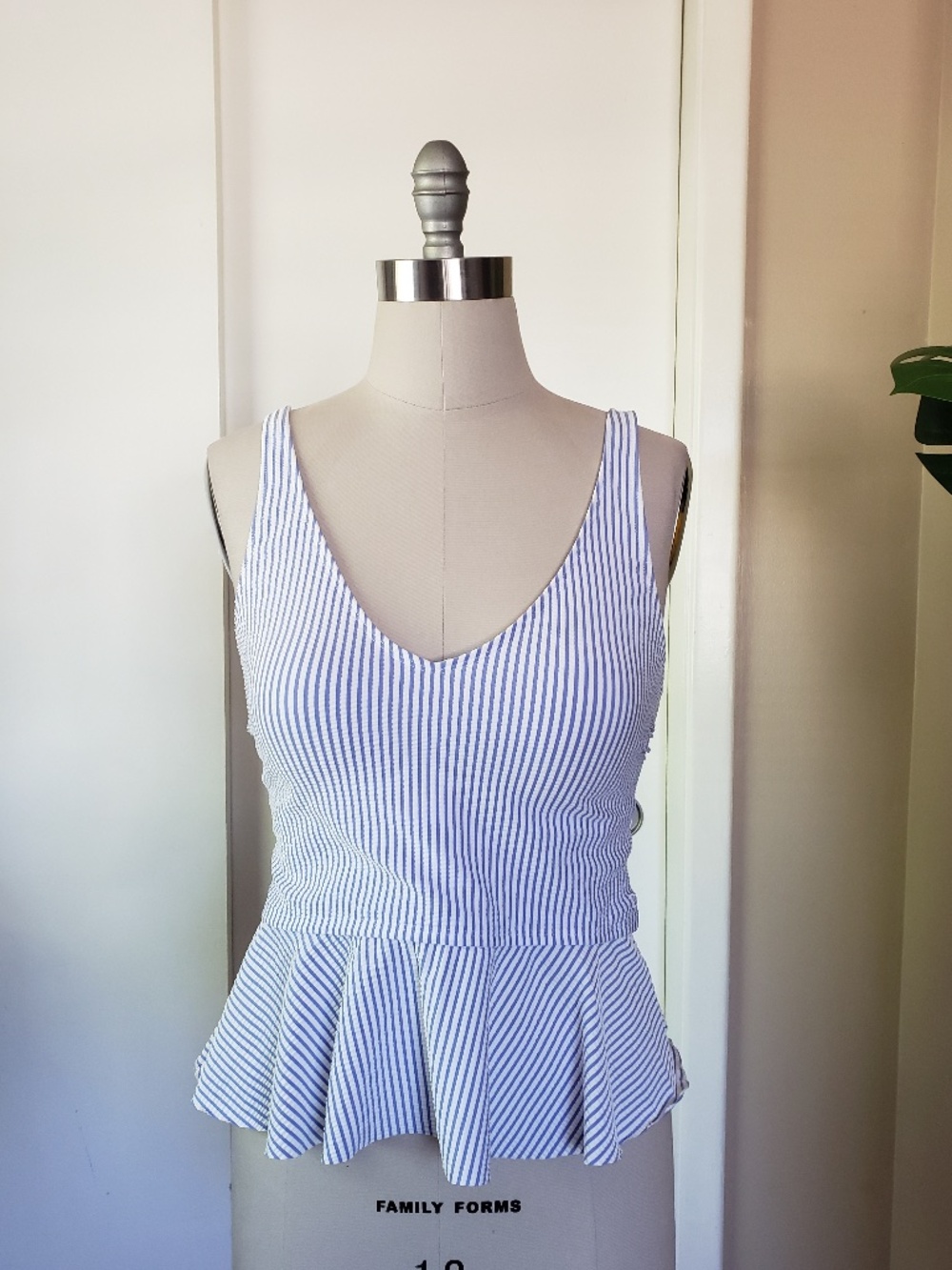 Ruffle Butts Seersucker Swimsuit Size Large NEW - Picture 5 of 13